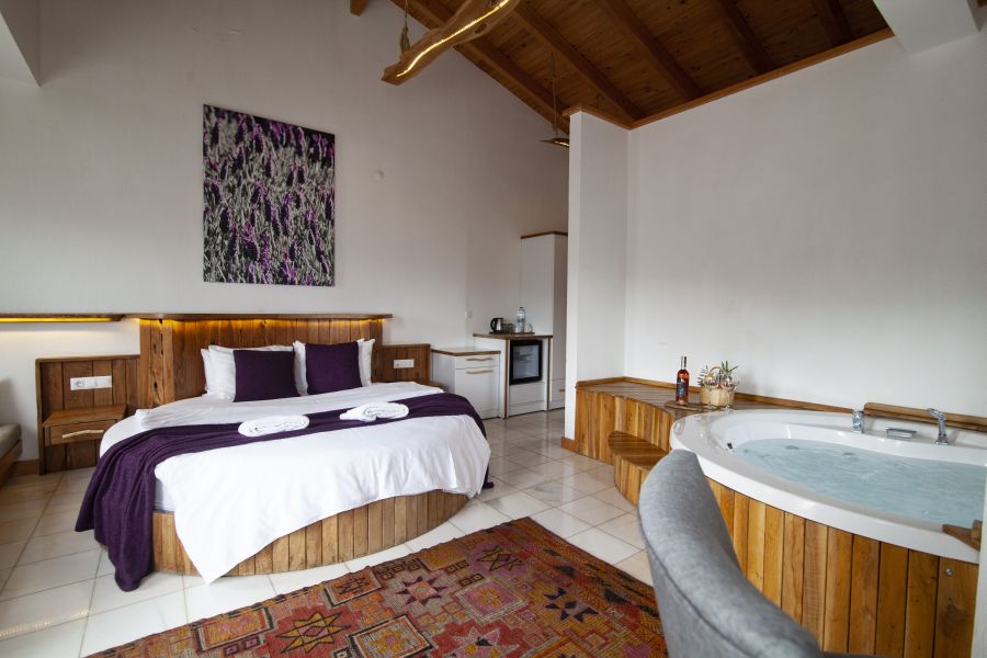Deluxe room with jacuzzi at Yenice Vadi