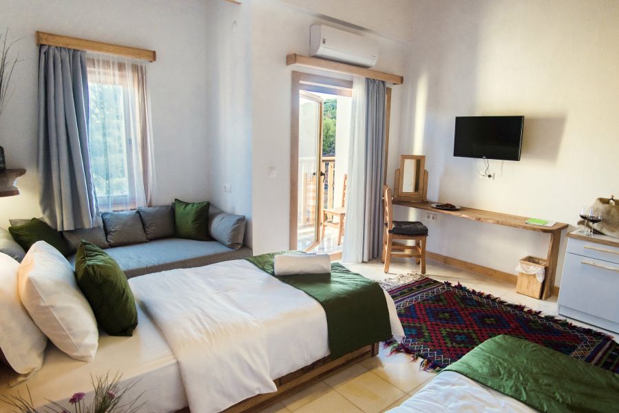Deluxe twin room at Yenice Vadi